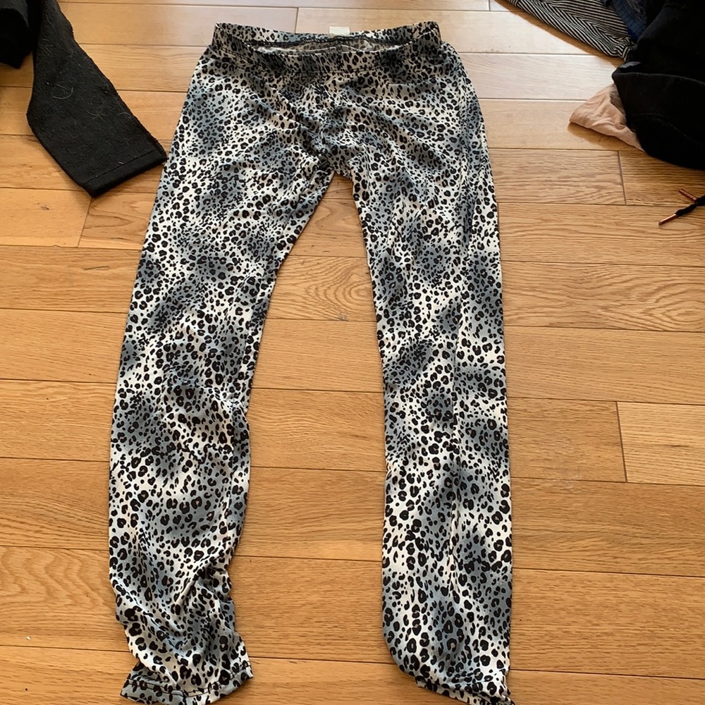 Leopard print leggings